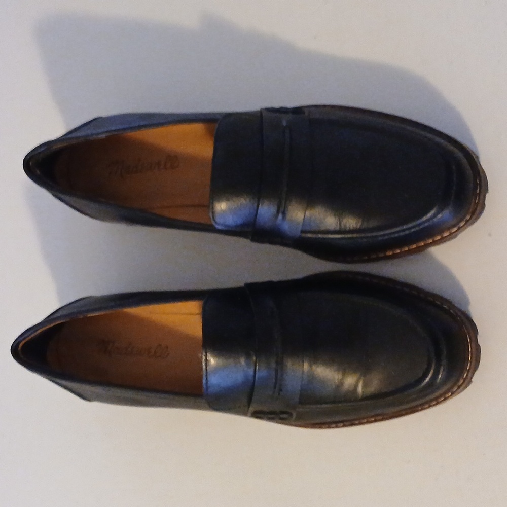 WOMEN'S LUG SOLE LOAFERS